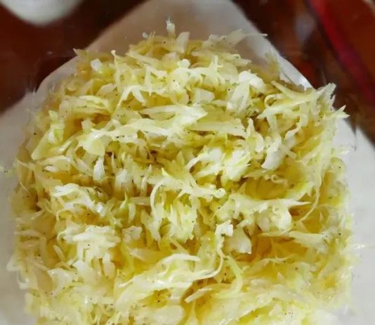 Trik iz prošlog vijeka: Ovako se pravi kupus ribanac koji traje do proljeća, bez grama hemije Trik iz prošlog vijeka: Ovako se pravi kupus ribanac koji traje do proljeća, bez grama hemije - featured image