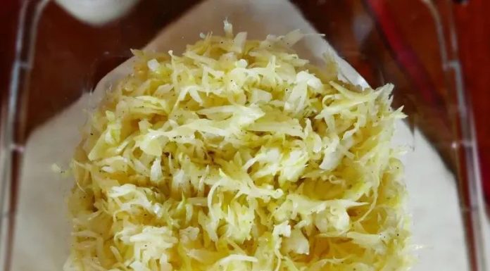 Trik iz prošlog vijeka: Ovako se pravi kupus ribanac koji traje do proljeća, bez grama hemije Trik iz prošlog vijeka: Ovako se pravi kupus ribanac koji traje do proljeća, bez grama hemije - featured image