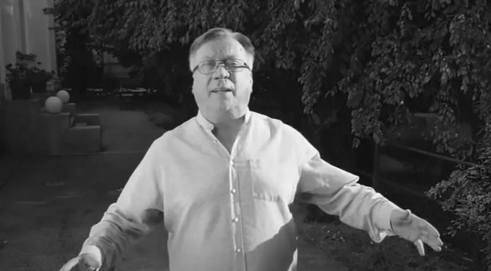 “Godinama je davao novac…” Sloba Radanović otkrio nešto o Halidu što niko nije znao "Godinama je davao novac..." Sloba Radanović otkrio nešto o Halidu što niko nije znao - featured image