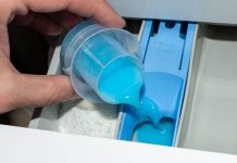 Omekšivač slabo miriše? Jedna greška je kriva za sve, a mnogi je prave kada peru veš Omekšivač slabo miriše? Jedna greška je kriva za sve, a mnogi je prave kada peru veš - featured image