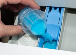 Omekšivač slabo miriše? Jedna greška je kriva za sve, a mnogi je prave kada peru veš Omekšivač slabo miriše? Jedna greška je kriva za sve, a mnogi je prave kada peru veš - featured image