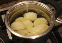 Za kuhanje krompira nisu dovoljni samo voda i so: Idealan okus daje ovaj tajni sastojak! Za kuhanje krompira nisu dovoljni samo voda i so: Idealan okus daje ovaj tajni sastojak! - featured image