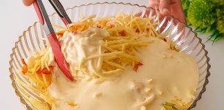 Samo naribajte 3 krompira. Bolje od pizze. Jednostavno, jeftino i ukusno Samo naribajte 3 krompira. Bolje od pizze. Jednostavno, jeftino i ukusno - featured image