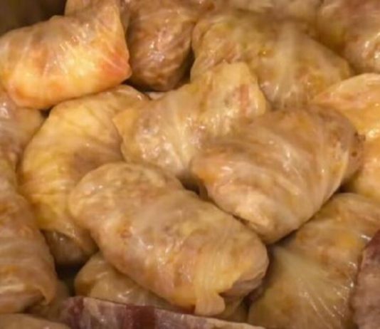 STARE DOMAĆICE SAMO OVAKO PRAVE ZAPRŠKU ZA SARMU: Najukusnija i sočna – recept direktno sa sela STARE DOMAĆICE SAMO OVAKO PRAVE ZAPRŠKU ZA SARMU: Najukusnija i sočna - recept direktno sa sela - featured image