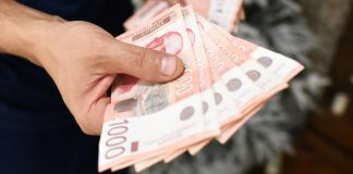 OSIM POVIŠICE PENZIONERIMA STIŽE I DODATAK NA PENZIJU! Dobija se mesečno, evo ko ima pravo i koliko on iznosi OSIM POVIŠICE PENZIONERIMA STIŽE I DODATAK NA PENZIJU! Dobija se mesečno, evo ko ima pravo i koliko on iznosi - featured image