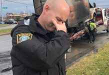 “SVE SU IZGORILE …” Policajci su plakali kao kiša kada su došli na uviđaj, a kada vidite zašto, i vi ćete – ali od smijeha “SVE SU IZGORILE …” Policajci su plakali kao kiša kada su došli na uviđaj, a kada vidite zašto, i vi ćete – ali od smijeha - featured image