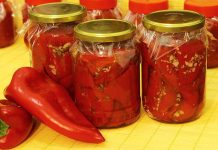 Pečena paprika sa belim lukom za zimnicu Pečena paprika sa belim lukom za zimnicu - featured image