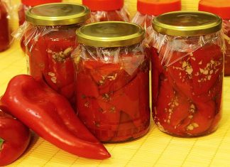 Pečena paprika sa belim lukom za zimnicu Pečena paprika sa belim lukom za zimnicu - featured image