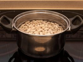 Nikako u vodi: Grah prije kuhanja bolje potopite u ovu 1 namirnicu Nikako u vodi: Grah prije kuhanja bolje potopite u ovu 1 namirnicu - featured image