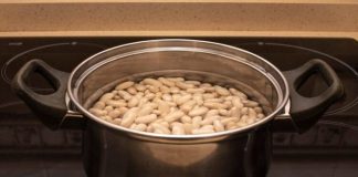 Nikako u vodi: Grah prije kuhanja bolje potopite u ovu 1 namirnicu Nikako u vodi: Grah prije kuhanja bolje potopite u ovu 1 namirnicu - featured image