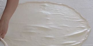 Tijesto vam se lijepi? Dodavanje brašna nije rješenje – ova caka je mnogo bolja Tijesto vam se lijepi? Dodavanje brašna nije rješenje – ova caka je mnogo bolja - featured image