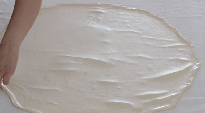 Tijesto vam se lijepi? Dodavanje brašna nije rješenje – ova caka je mnogo bolja Tijesto vam se lijepi? Dodavanje brašna nije rješenje – ova caka je mnogo bolja - featured image