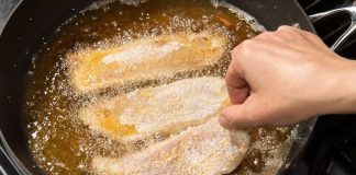 Kako da riba bude savršeno pržena, a da ne upije ni kap ulja – trik koji morate probati Kako da riba bude savršeno pržena, a da ne upije ni kap ulja – trik koji morate probati - featured image