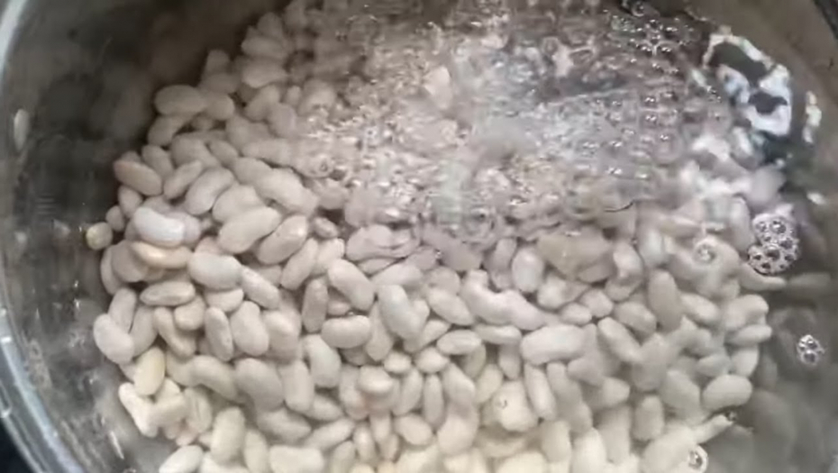 OVO MALO KO ZNA Kad vidite koliko voda od pasulja pomaže više je nećete bacati - featured image OVO MALO KO ZNA Kad vidite koliko voda od pasulja pomaže više je nećete bacati - featured image