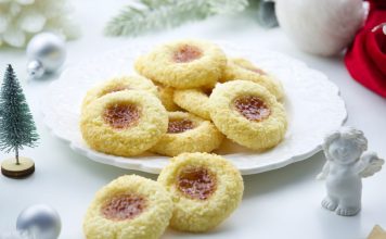 Keksići sa kokosom i pekmezom Keksići sa kokosom i pekmezom - featured image