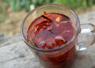 Tajne narodne medicine: Voda s ovim voćem čisti jetru kao rukom i poboljšava probavu Tajne narodne medicine: Voda s ovim voćem čisti jetru kao rukom i poboljšava probavu - featured image