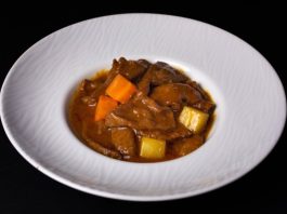 Ovo je recept za odličan gulaš: Kuhar otkrio kako da vam meso bude mekano kao u restoranu Ovo je recept za odličan gulaš: Kuhar otkrio kako da vam meso bude mekano kao u restoranu - featured image