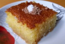 Brz i sočan kolač od griza: Mjera na čašu, bez miksera, za svaki dan! Brz i sočan kolač od griza: Mjera na čašu, bez miksera, za svaki dan! - featured image