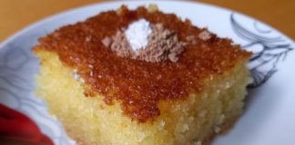 Brz i sočan kolač od griza: Mjera na čašu, bez miksera, za svaki dan! Brz i sočan kolač od griza: Mjera na čašu, bez miksera, za svaki dan! - featured image