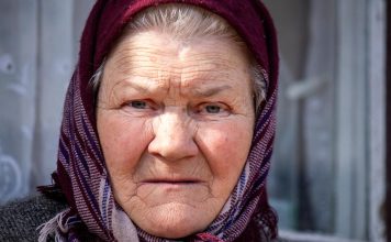 Kada vas odrasla deca ne poštuju i ignorišu, preuzmite ovih 7 koraka: Videćete kako se stvari menjaju Kada vas odrasla deca ne poštuju i ignorišu, preuzmite ovih 7 koraka: Videćete kako se stvari menjaju - featured image