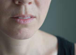 Suha usta: Uzrok, simptomi i kada se zbog problema morate javiti liječniku? Suha usta: Uzrok, simptomi i kada se zbog problema morate javiti liječniku? - featured image