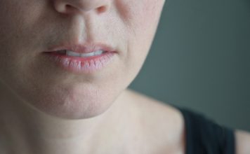 Suha usta: Uzrok, simptomi i kada se zbog problema morate javiti liječniku? Suha usta: Uzrok, simptomi i kada se zbog problema morate javiti liječniku? - featured image