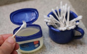 Vazelin trenutno najtraženija krema na svijetu zbog trika koji su žene otkrile Vazelin trenutno najtraženija krema na svijetu zbog trika koji su žene otkrile - featured image