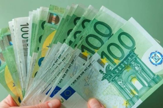 4 znaka u 2026. razbijaće se od para: Obuzeće ih bogatstvo i sreća - featured image 4 znaka u 2026. razbijaće se od para: Obuzeće ih bogatstvo i sreća - featured image