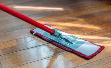 U kantu s vodom dodajte dvije kašičice ovoga i pod će sijati kao u hotelu U kantu s vodom dodajte dvije kašičice ovoga i pod će sijati kao u hotelu - featured image