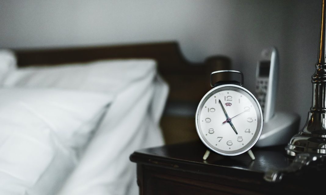 Gotovo svake noći se budite između 3 i 5 ujutro? Stručnjaci otkrivaju što to znači - featured image