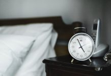 Gotovo svake noći se budite između 3 i 5 ujutro? Stručnjaci otkrivaju što to znači Gotovo svake noći se budite između 3 i 5 ujutro? Stručnjaci otkrivaju što to znači - featured image