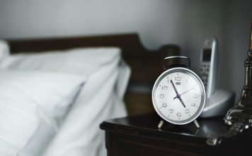 Gotovo svake noći se budite između 3 i 5 ujutro? Stručnjaci otkrivaju što to znači Gotovo svake noći se budite između 3 i 5 ujutro? Stručnjaci otkrivaju što to znači - featured image