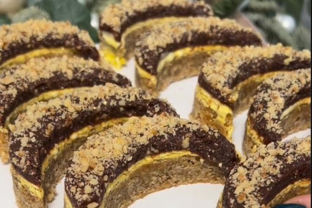 Poslastica za vikend: Starinski polumjeseci savršenog ukusa - featured image Poslastica za vikend: Starinski polumjeseci savršenog ukusa - featured image