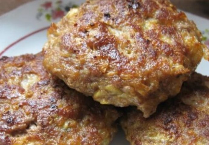 OVAKO TURCI PRAVE FAŠIRANE ŠNICLE: Ne dodaju ni prezlu ni jaja, EVO U ČEMU JE TAJNA – ukusnije niste probali - featured image OVAKO TURCI PRAVE FAŠIRANE ŠNICLE: Ne dodaju ni prezlu ni jaja, EVO U ČEMU JE TAJNA – ukusnije niste probali - featured image