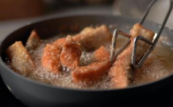 Kada pržite ribu, ubacite ovaj 1 sastojak u tiganj: Neprijatni mirisi nestaju, a ukus je fantastičan Kada pržite ribu, ubacite ovaj 1 sastojak u tiganj: Neprijatni mirisi nestaju, a ukus je fantastičan - featured image