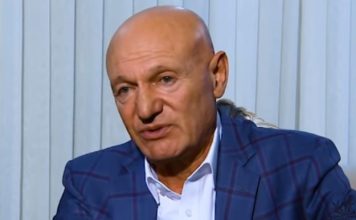 Iza velikog hita Šabana Šaulića krije se tajna koja tera suze na oči: Iznenadiće vas čija rođaka je bila Snežana i šta se s njom desilo Iza velikog hita Šabana Šaulića krije se tajna koja tera suze na oči: Iznenadiće vas čija rođaka je bila Snežana i šta se s njom desilo - featured image