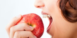 Mjesec je dana svaku večer prije spavanja jela jabuku, evo što se dogodilo Mjesec je dana svaku večer prije spavanja jela jabuku, evo što se dogodilo - featured image