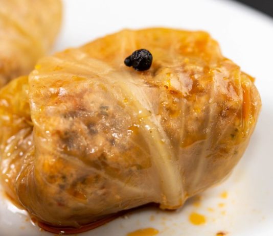 Zapamtite jednom zauvijek – evo da li se meso dinsta prije motanja sarme Zapamtite jednom zauvijek – evo da li se meso dinsta prije motanja sarme - featured image