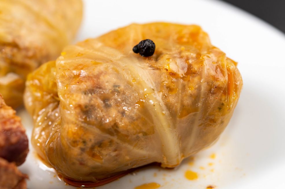 Zapamtite jednom zauvijek – evo da li se meso dinsta prije motanja sarme - featured image Zapamtite jednom zauvijek – evo da li se meso dinsta prije motanja sarme - featured image