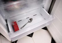 Komšinica mi je rekla zašto uvijek drži kašiku u zamrzivaču: Više joj se ne smijem i radim isto! Komšinica mi je rekla zašto uvijek drži kašiku u zamrzivaču: Više joj se ne smijem i radim isto! - featured image