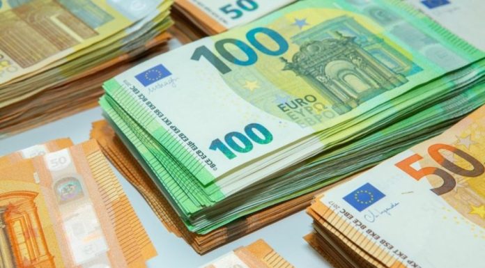 Novac stiže za 4 znaka: Evo ko će dobiti pare do 17. januara, tvrde astrolozi Novac stiže za 4 znaka: Evo ko će dobiti pare do 17. januara, tvrde astrolozi - featured image