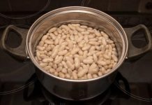 U vodi, nikako: Prije kuhanja grah najbolje potopite u ovu jednu namirnicu U vodi, nikako: Prije kuhanja grah najbolje potopite u ovu jednu namirnicu - featured image