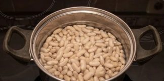 U vodi, nikako: Prije kuhanja grah najbolje potopite u ovu jednu namirnicu U vodi, nikako: Prije kuhanja grah najbolje potopite u ovu jednu namirnicu - featured image