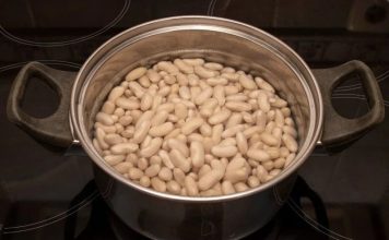 U vodi, nikako: Prije kuhanja grah najbolje potopite u ovu jednu namirnicu U vodi, nikako: Prije kuhanja grah najbolje potopite u ovu jednu namirnicu - featured image