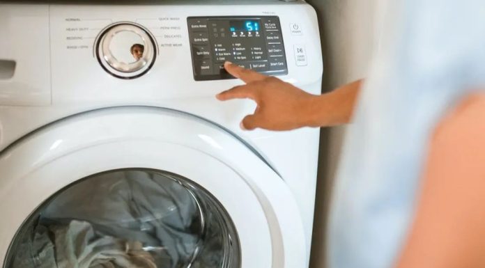 Nikako veš u mašini ne perite na 30 ili 40°C: Stručnjaci objasnili zašto je to greška Nikako veš u mašini ne perite na 30 ili 40°C: Stručnjaci objasnili zašto je to greška - featured image