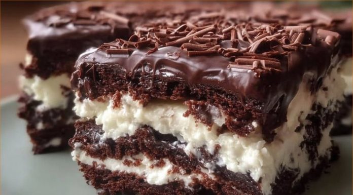 “Nećete vjerovati koliko je jednostavan ovaj kolač – to je desert koji moja djeca mole svake sedmice! 🍰❤️” “Nećete vjerovati koliko je jednostavan ovaj kolač – to je desert koji moja djeca mole svake sedmice! 🍰❤️” - featured image