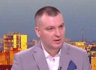 SVI SRBI SE ŽALE NA JAK KAŠALJ POSLEDNJIH MESEC DANA: Pulmolog dao DIJAGNOZU, ovo ni malo NIJE NAIVNO SVI SRBI SE ŽALE NA JAK KAŠALJ POSLEDNJIH MESEC DANA: Pulmolog dao DIJAGNOZU, ovo ni malo NIJE NAIVNO - featured image