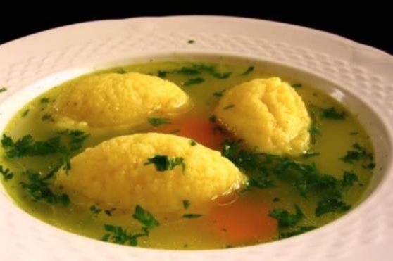 Kako da napravite najljepše knedle za supu: Biće vazdušaste i neće se raspadati, tajna su 2 sastojka - featured image Kako da napravite najljepše knedle za supu: Biće vazdušaste i neće se raspadati, tajna su 2 sastojka - featured image