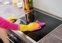 KAKO UKLONITI OGREBOTINE NA STAKLENOJ PLOČI ŠPORETA: Potrebna su vam samo 2 sastojka koja imatE KAKO UKLONITI OGREBOTINE NA STAKLENOJ PLOČI ŠPORETA: Potrebna su vam samo 2 sastojka koja imatE - featured image