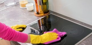 KAKO UKLONITI OGREBOTINE NA STAKLENOJ PLOČI ŠPORETA: Potrebna su vam samo 2 sastojka koja imatE KAKO UKLONITI OGREBOTINE NA STAKLENOJ PLOČI ŠPORETA: Potrebna su vam samo 2 sastojka koja imatE - featured image